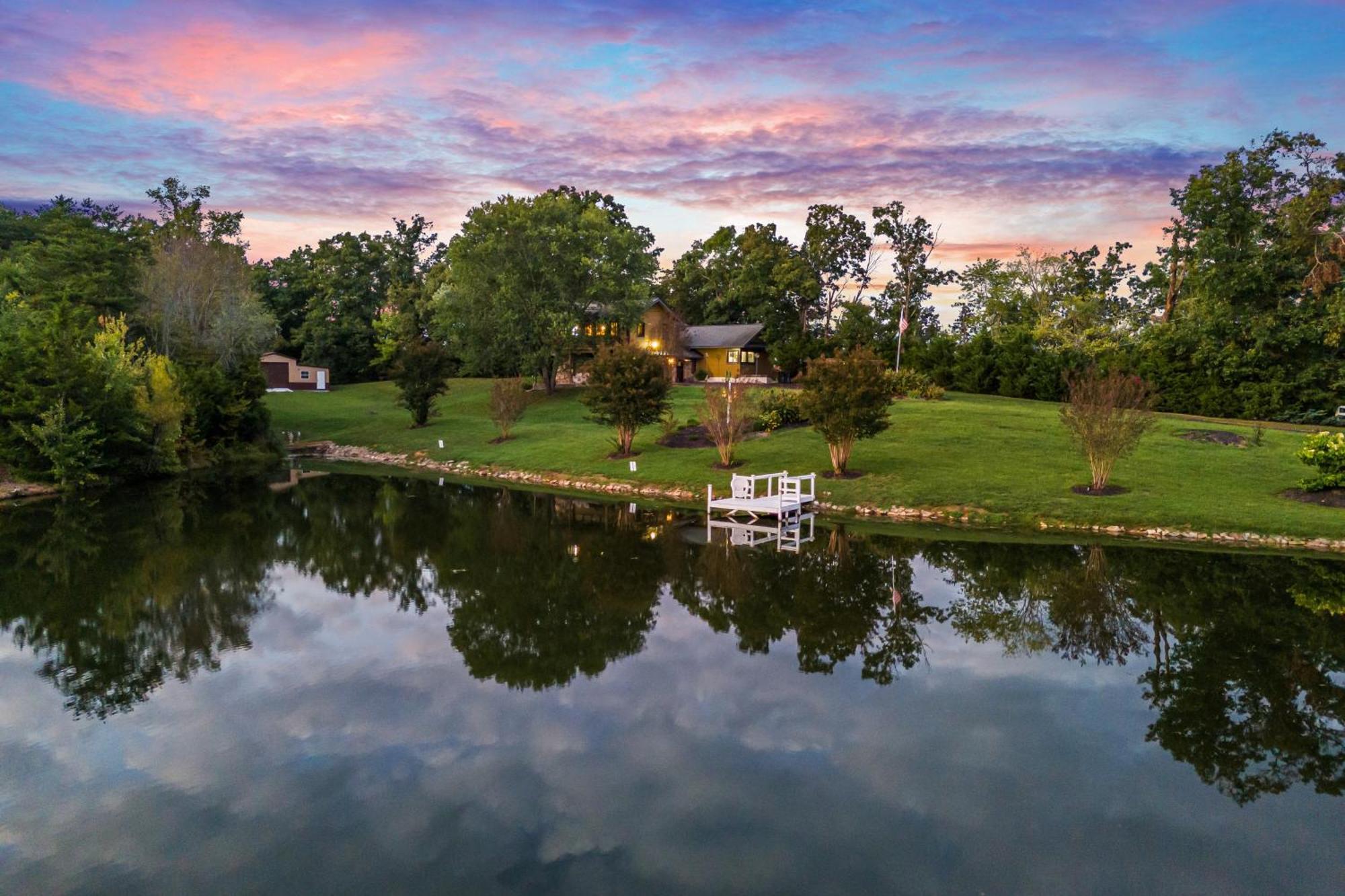 Haven On The Pond Villa Pigeon Forge Exteriör bild