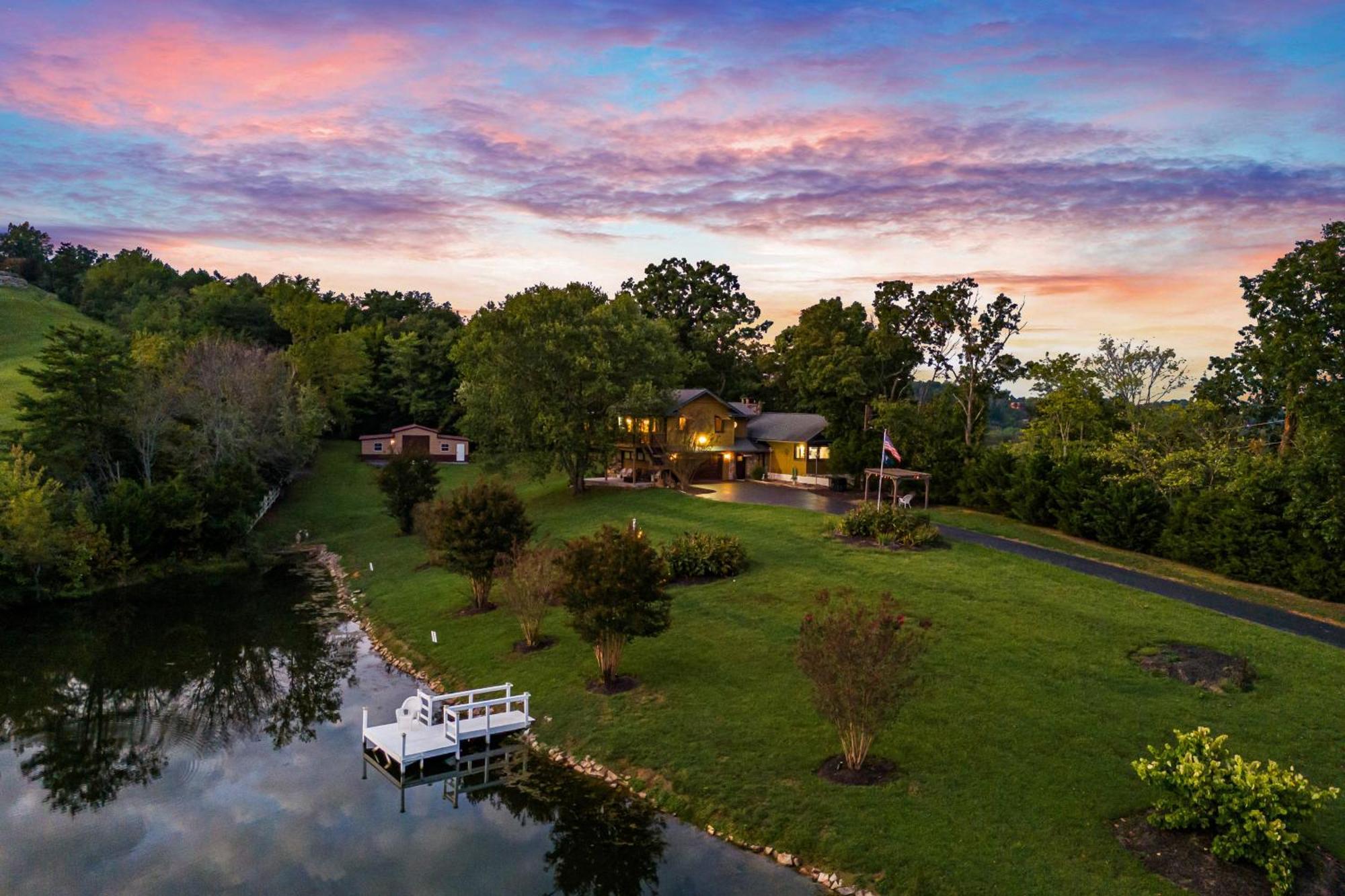 Haven On The Pond Villa Pigeon Forge Exteriör bild