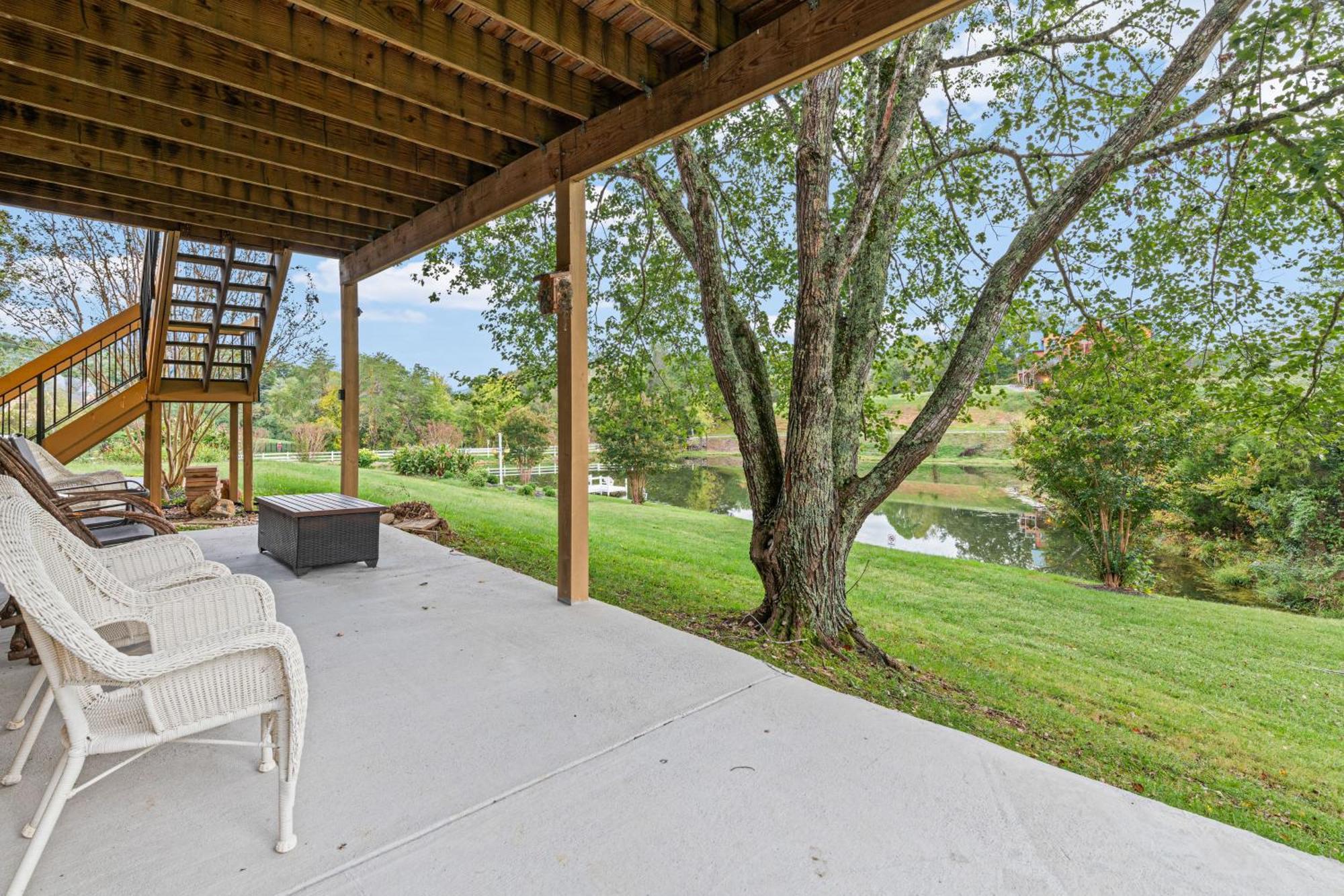 Haven On The Pond Villa Pigeon Forge Exteriör bild